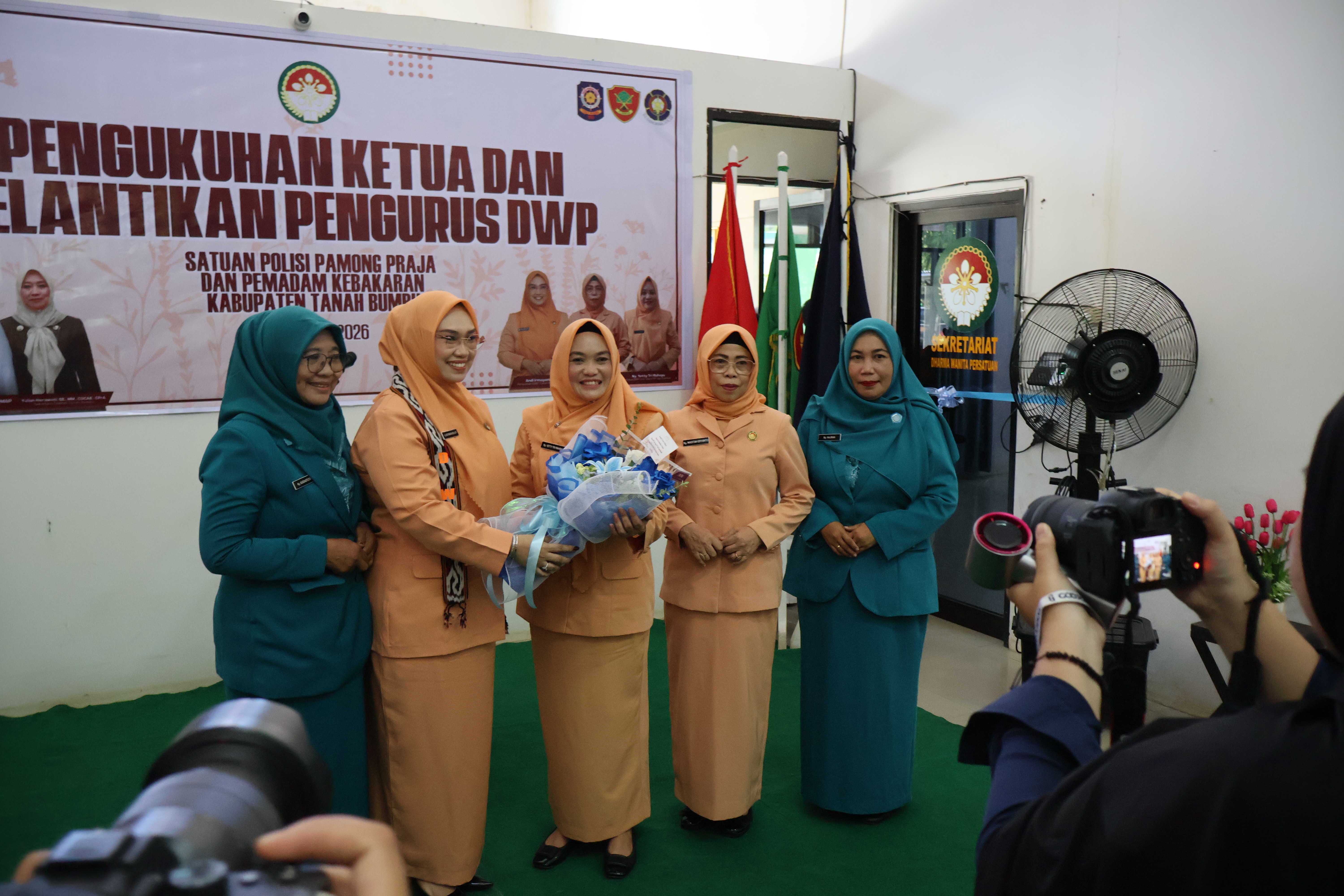 Pengukuhan Ketua dan pelantikan pengurus Dharma Wanita Persatuan atau DWP SATPOL PP DAN DAMKAR